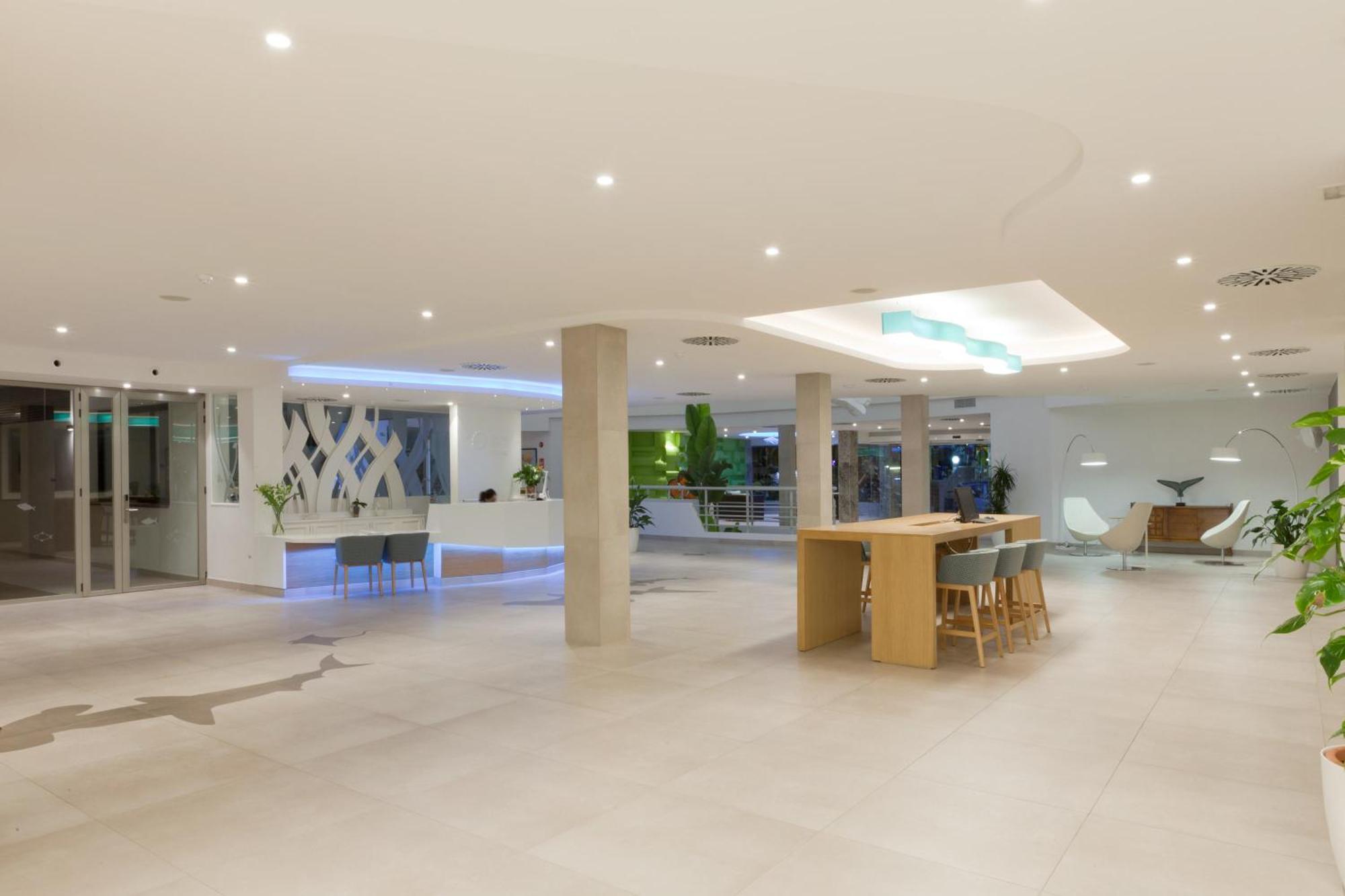 Marvell Club Hotel & Apartments Сан-Антонио-Абад Экстерьер фото